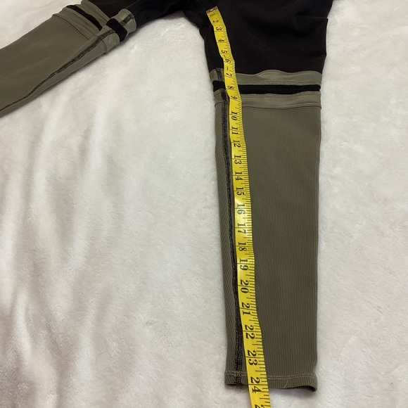 Alo Yoga Player 7/8 Leggings Size Small Black Green Colorblock Activewear - Picture 7 of 9